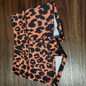 Coral Leopard 2.5" Fleo Shorties